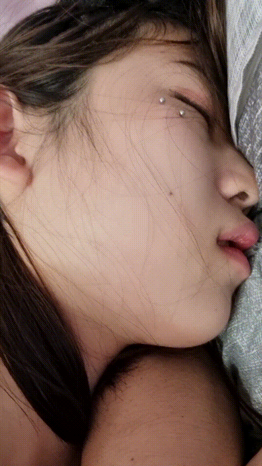 임지은 [갓스무살 회색티 러쉬알바녀] 짤GIF 업로더파일+ 영상 3개 미리보기 3