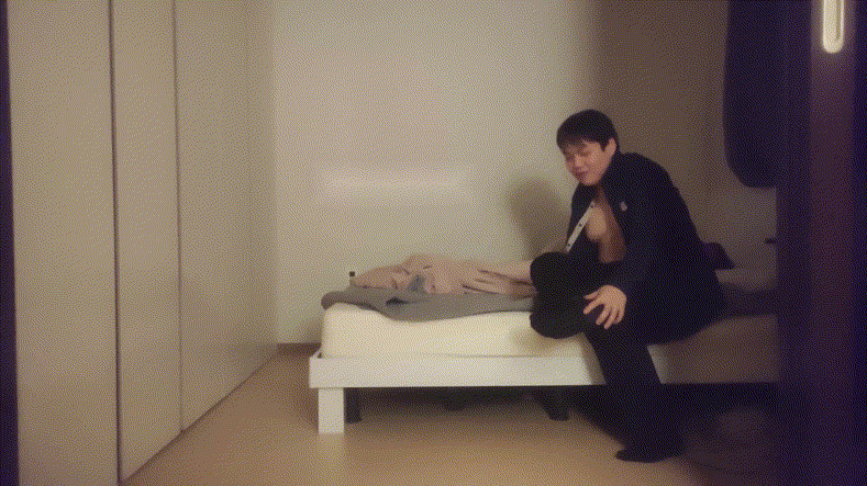 [키스방 홈런] 몸매 뒤지는 글래머년 속여서 자지 꽂아서 질싸하기 미리보기 2