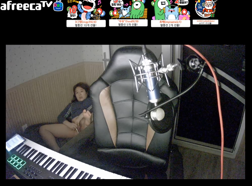 아프리카TV 녹음실에서 뽕지노출 자위후 잠방 미리보기 2