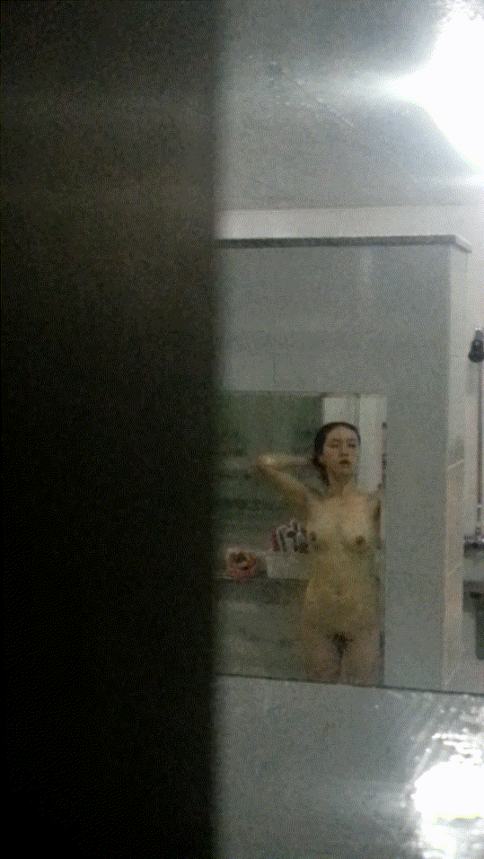 수영장 샤워실 [한국작] 미리보기 1