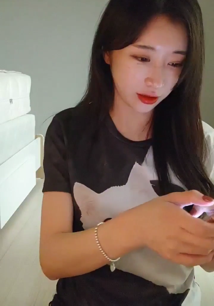 혼술러_옷갈아 입다 뒷보/보지/치질항문 노출