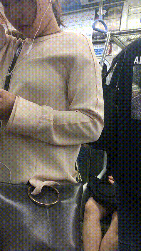 지하철 유두 꼭툭튀녀 미리보기 1