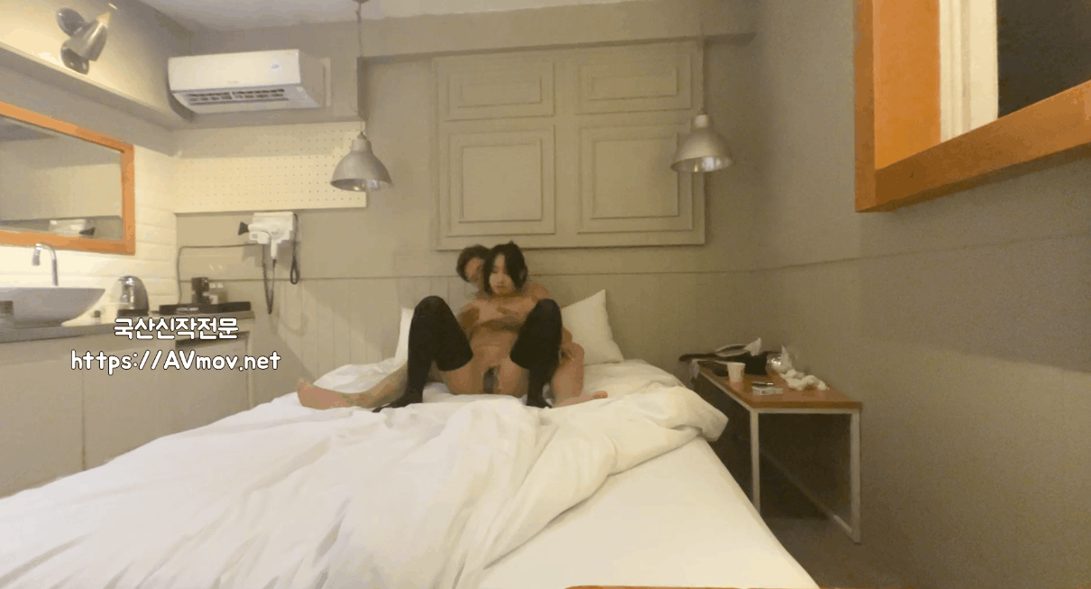 [최초공개] 잭더리빈에서 꼬신 20살 아헤가오녀 - 남친 사까시 입싸 + 검스 코스프레 섹스 질싸 텔레문의 미리보기 6