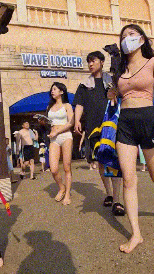 워터파크 비키니녀 [엉덩이굿] 미리보기 1