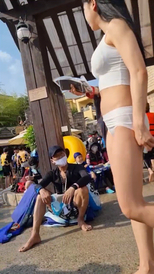 워터파크 비키니녀 [엉덩이굿] 미리보기 2