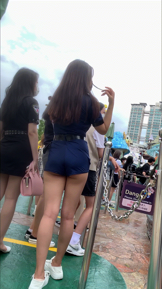 신작 ☆ 롯데월드 미친 몸매 엉밑살 뒷태녀 미리보기 2