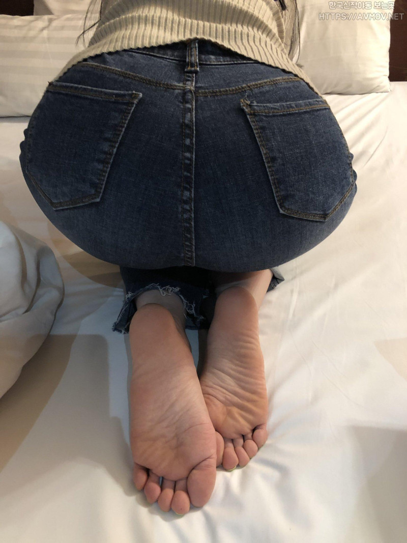 [풋] NO.56 청바지 맨발 풋잡 미리보기 10