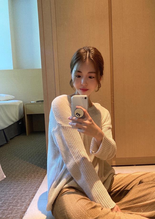 무표정녀 김지현 - 유출 인스타 [추가작] 79개파일