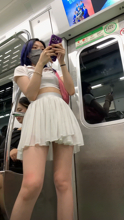 레어작 지하철 다리 이쁜 몸매녀 미리보기 2