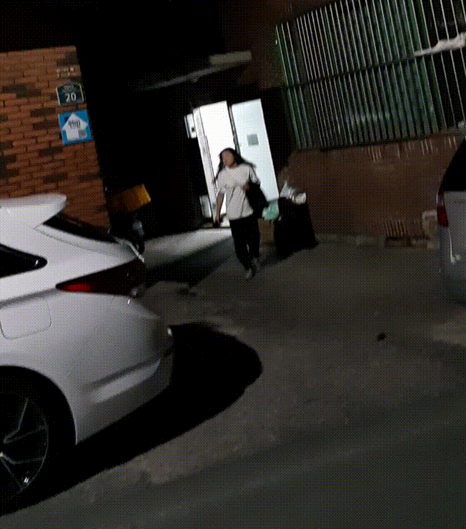 【직찍신작】 창문으로 보이던 처자 미리보기 1