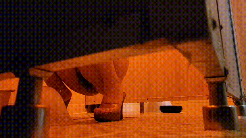 노래방 보도 하이힐녀 2명 미리보기 1