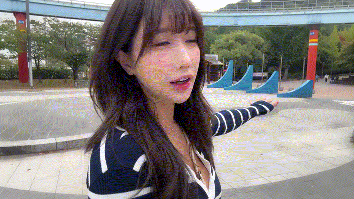 그릴래영_월미도 스트릿 [거유가슴골/속바지컷] 5.7g 미리보기 3