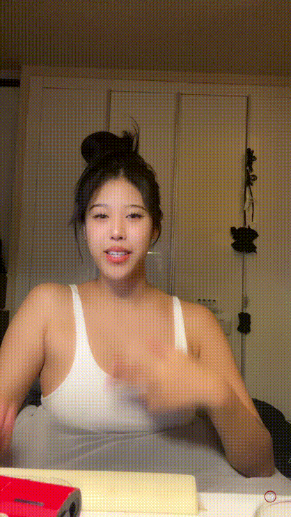 이화연 dlghkdus0115 신입여캠_24.11.04 [노브라꼭툭튀 4.38g/유륜노출방송 3.75g] 2일차 미리보기 2