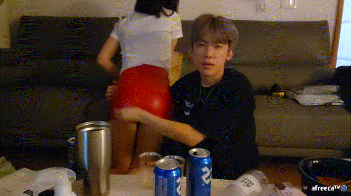 영민_헌팅녀들 2대1 코스프레입히고 짬지만지기 미리보기 8