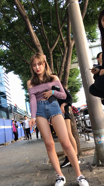 길거리_흰원피스 / 청핫팬츠 / 의자 허벅지 _3개작 미리보기 3