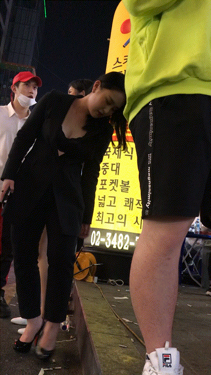 길거리_흰원피스 / 청핫팬츠 / 의자 허벅지 _3개작 미리보기 7