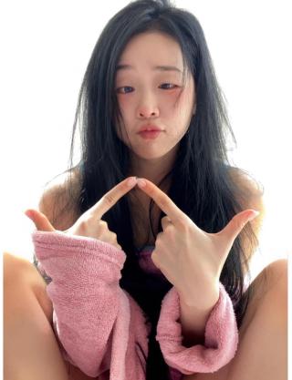 44만 요가 유튜버 상아(요니니) 꼭지 유륜 노출방송 / 인스타 추가사진.영상