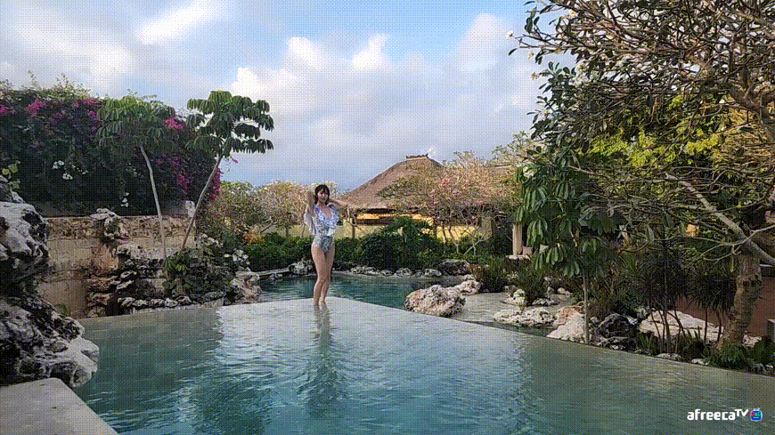 둔신 BJ 이아린 사촌이랑 같이 외국가서 수영복 입고 방송 미리보기 5