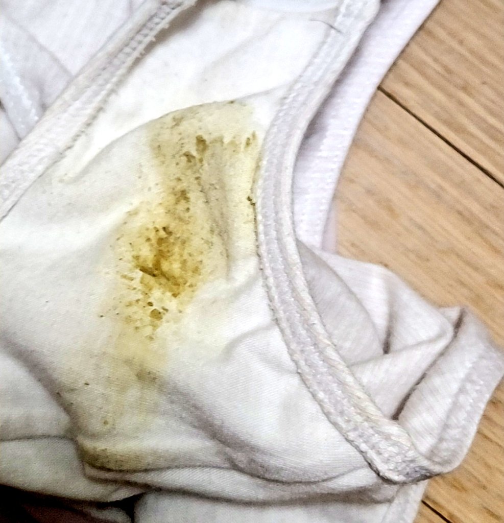 02변녀 율이 [오줌/생리/똥묻은팬티 혐] 미리보기 11