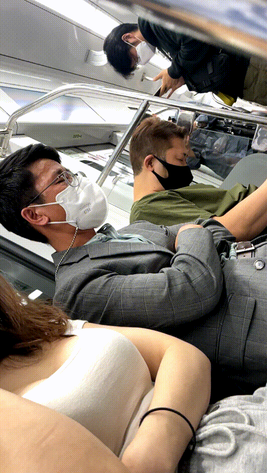 지하철 가슴골 신작 얼공/노모자이크 3名 미리보기 12