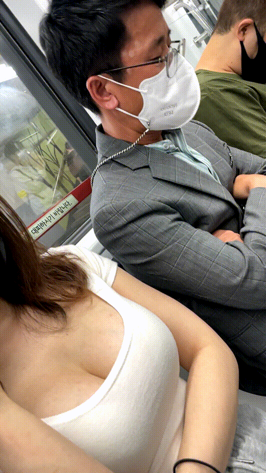 지하철 가슴골 신작 얼공/노모자이크 3名 미리보기 14