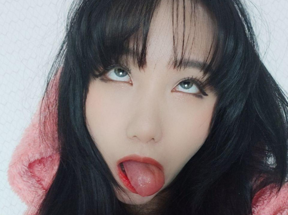 잭더리빈에서 꼬신 아헤가오녀 - 세라복 코스프레 2:1 초대남 쓰리썸 돌려먹기