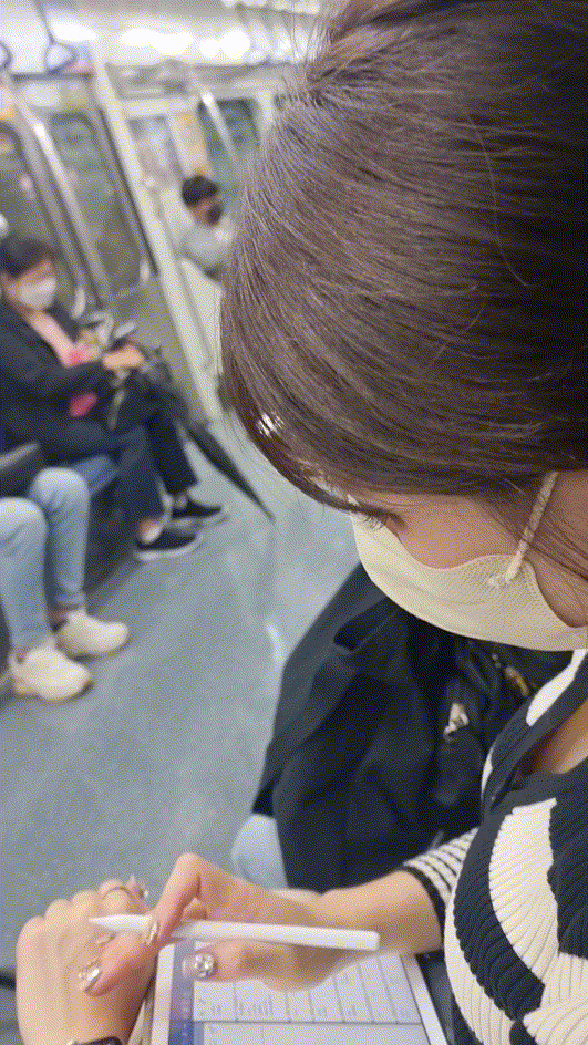 지하철 꼭지2탄_직찍 [아이팟녀] 미리보기 3