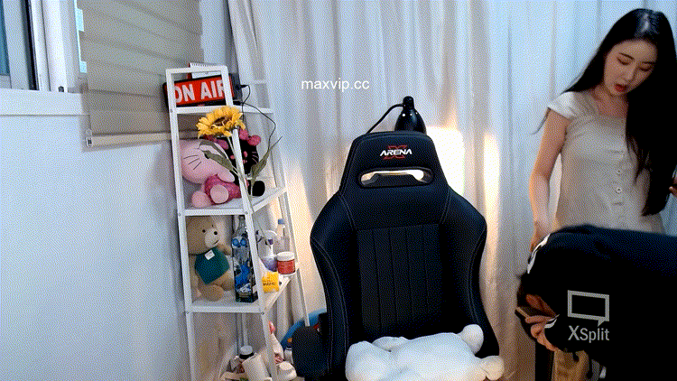 로하 카메라테스트 중 가슴올노출 미리보기 3