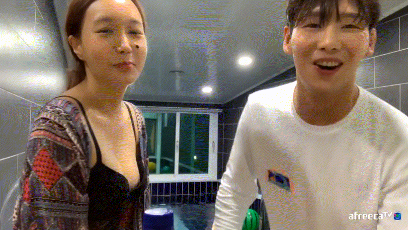 아프리카 게스트 수영복 사이로 꼭노 [찐흑두] 미리보기 4