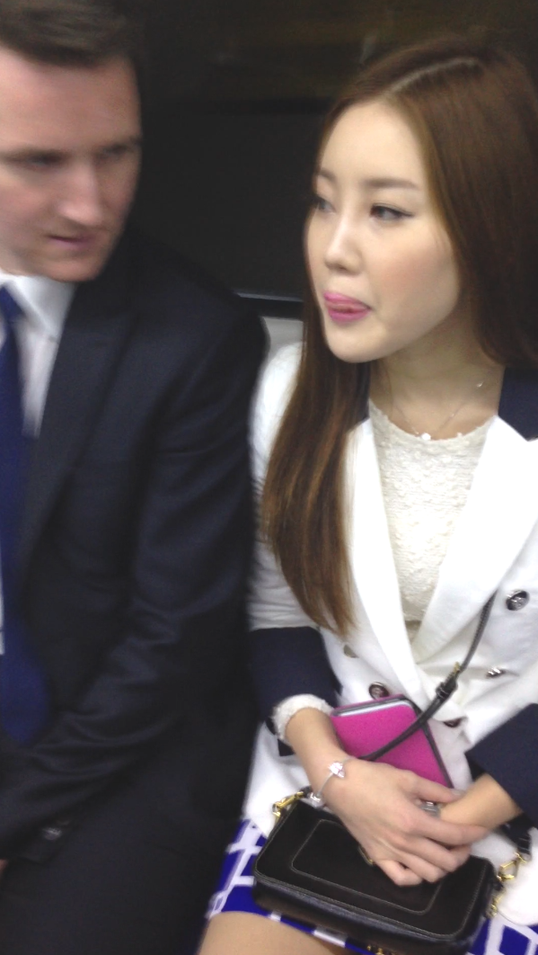 신작업스 ☆ 양키 zot집년 업스(가운데 앞부분 팬티 젖음) 미리보기 4