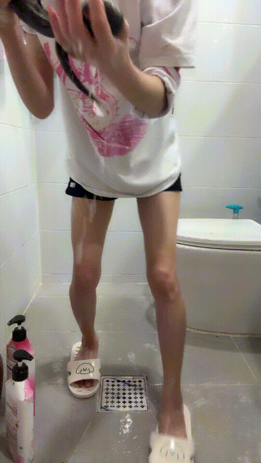 망뜌_25.01.11 머리감으면서 젖가슴노출 미리보기 3