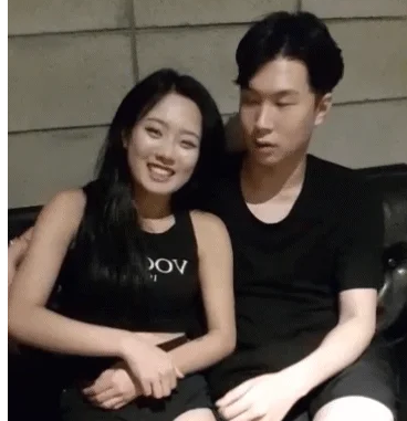 쓰따_흑발 검정티 존예게스트 [일방+500개 팬방 2개작]