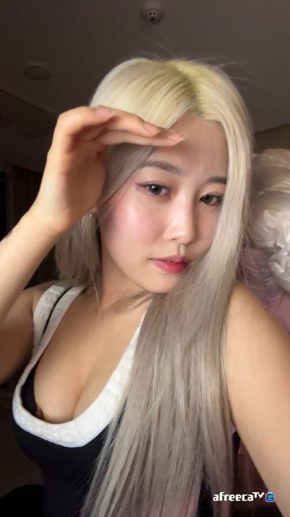 금방 사라진_아프리카 여캠(gangdongjang) 흑두꼭지노출_시간표기 미리보기 3