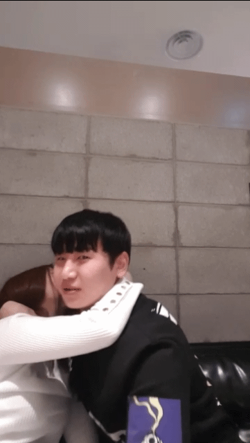 카이 잼민이말투 게스트 500개팬방 [꼭지 선 거유 풋풋게스트] 미리보기 4