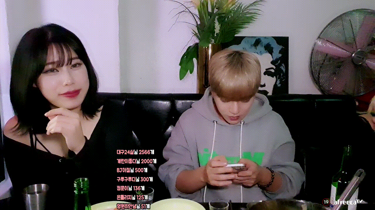 [야킹] 2명섭외_크롭탑.글래머녀 6v/2.42기가 미리보기 1