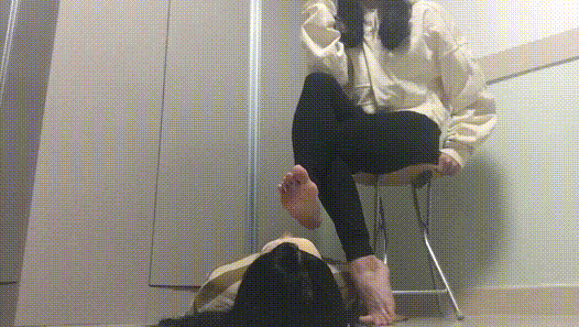 펨돔 설아 풋페티쉬 욕녀_ 미공개작 10.6기가_50개작 미리보기 1