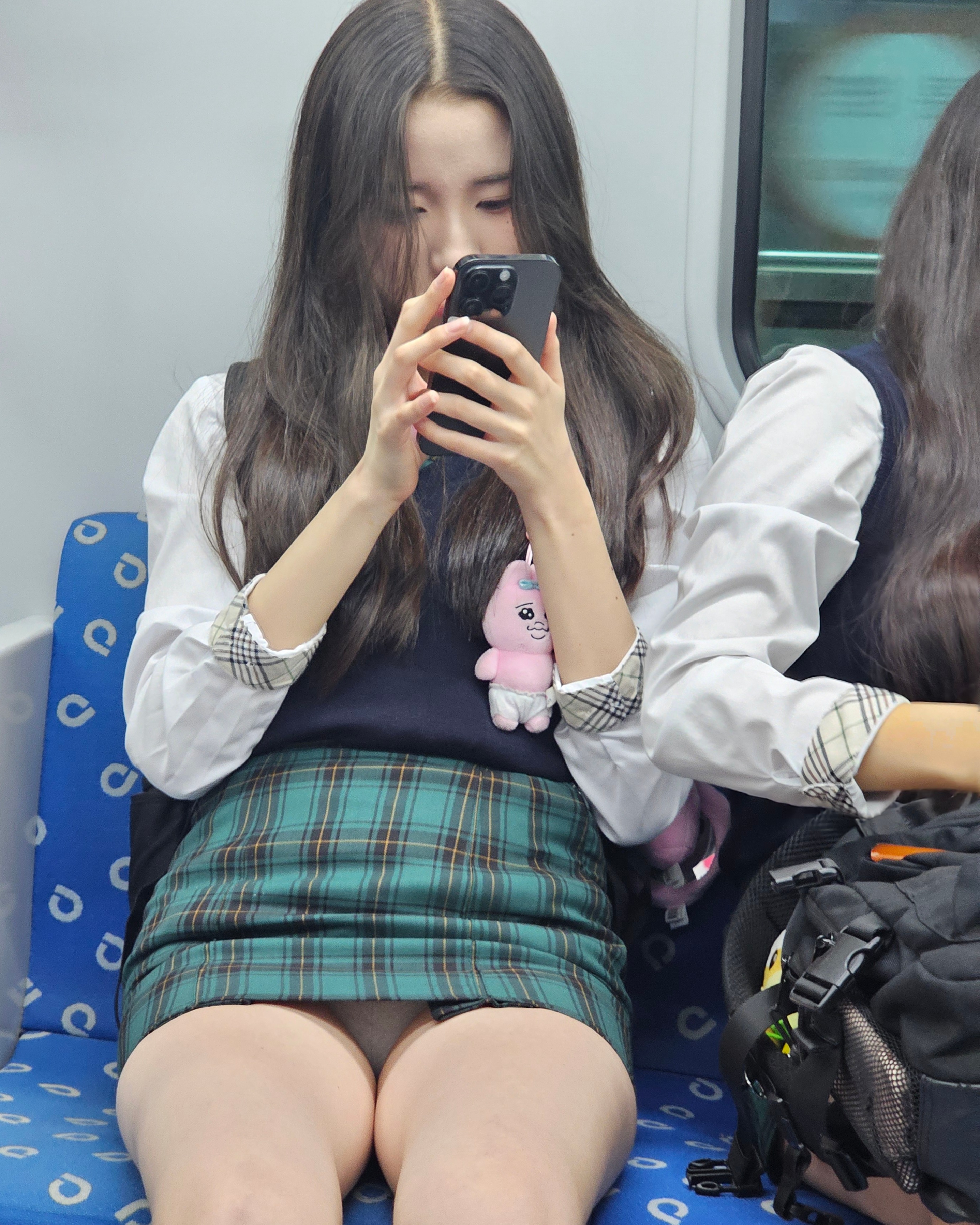 직촬[고화질] 지하철 앞자리 아이폰녀 미리보기 4