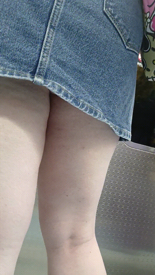 신작직촬_지하철 노팬티녀 3v 미리보기 4