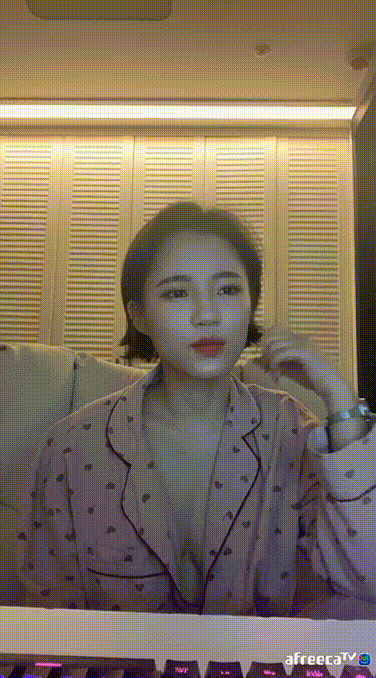 아프리카 BJ참이나_ 200개 팬방 육덕찐참젖 노출 _3개작 미리보기 4