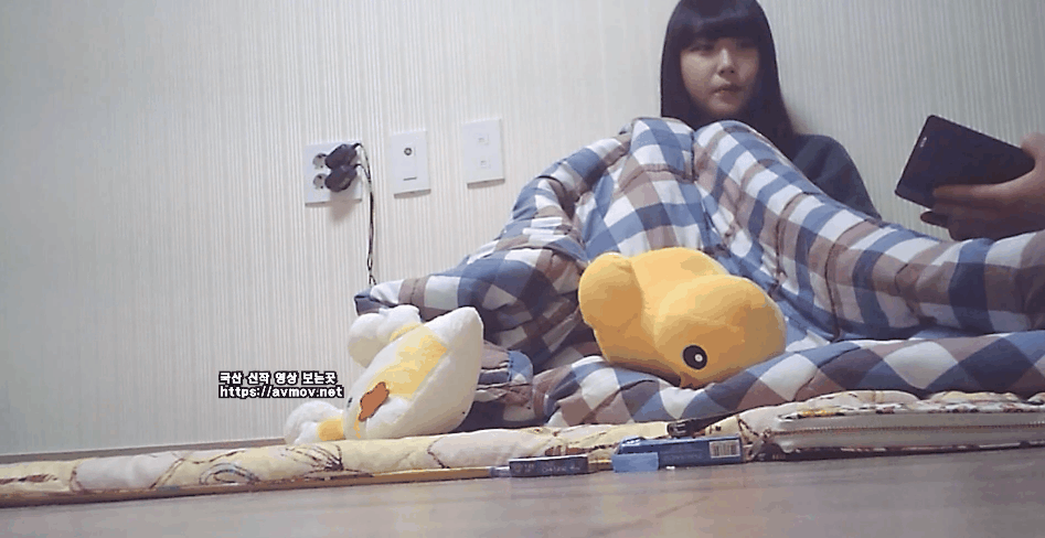 ⭐️갑딸남 섹스 시리즈 4탄⭐️ 담배사주고 존예녀 / 육덕 글래머년 2:1로 돌려먹기 미리보기 1