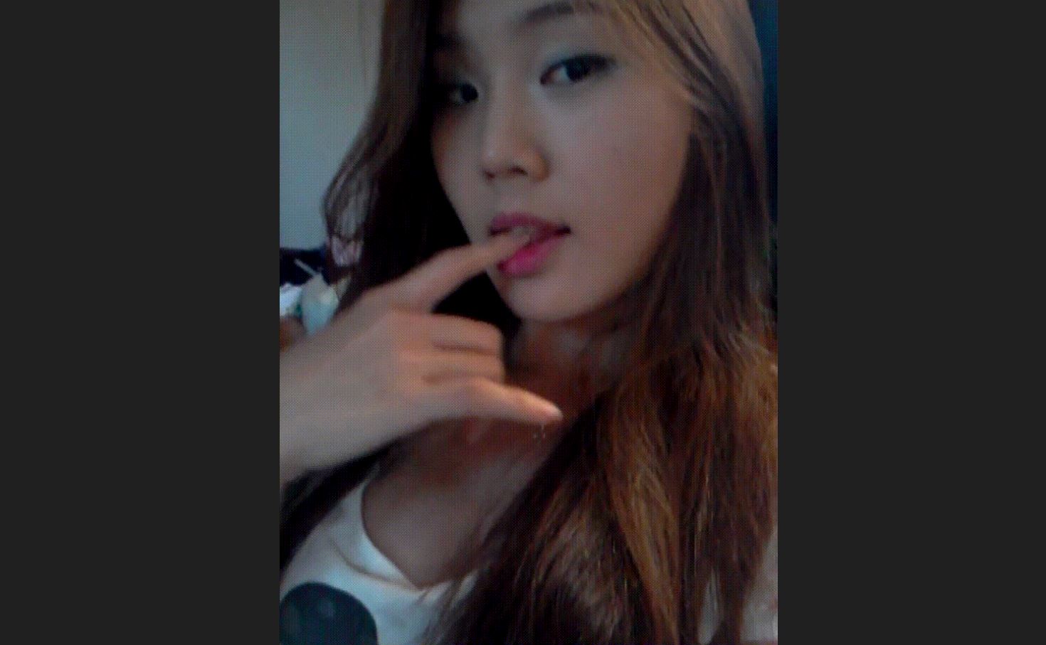 곰돌이인형녀 [9V]