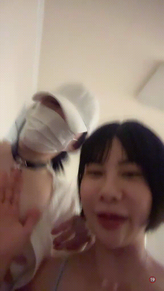 숲 thaobg9670 헰조아 2025.04.21 오늘자 [친구 젖까고 영정] 미리보기 4