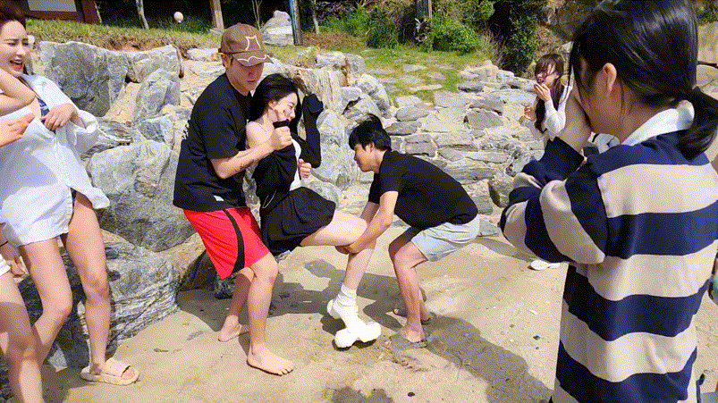 민박_승여니 바다에 던지고 가슴노출 미리보기 1