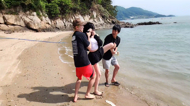 민박_승여니 바다에 던지고 가슴노출 미리보기 2