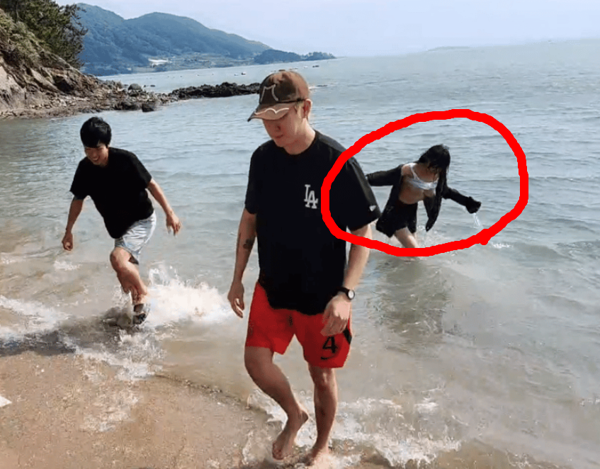 민박_승여니 바다에 던지고 가슴노출 미리보기 5