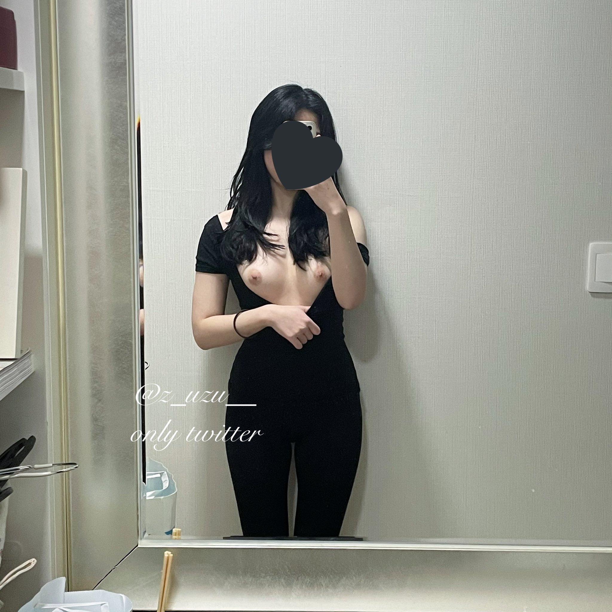 몸매지리는 섹트녀 @z_uzu__ 24V/307P 미리보기 22