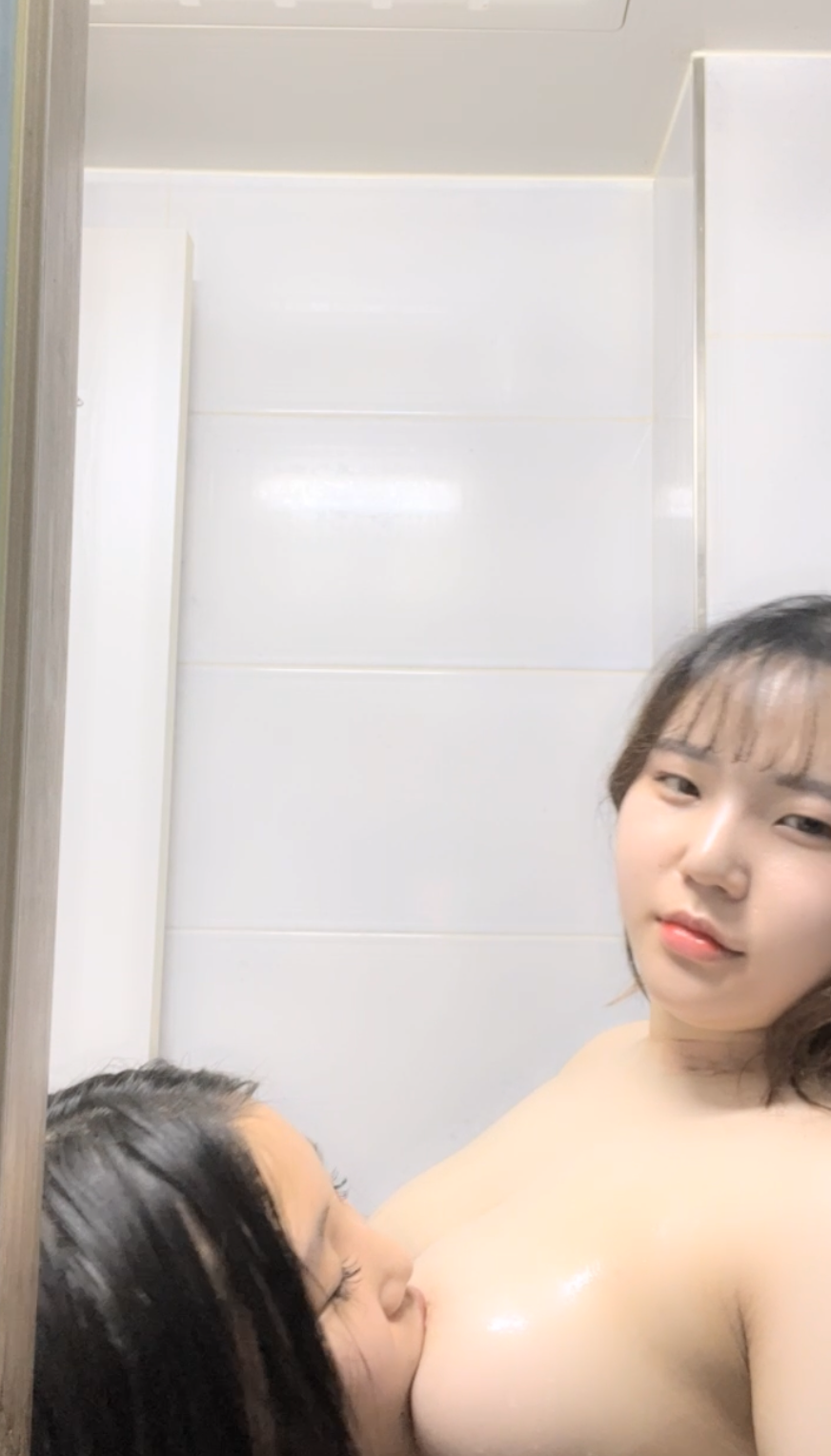 육덕 여대생 둘이서 레즈파티 4V 미리보기 2