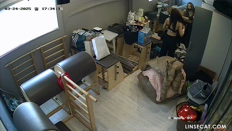 신작IP ✨ 필라테스 탈의실 [항상 노팬티강사] 미리보기 6