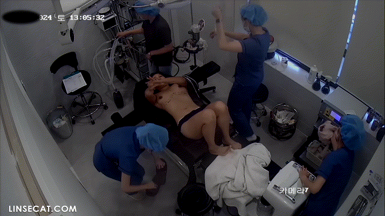 신작IP ✨ 성형외과 수술실_전신 [약혐] 미리보기 2