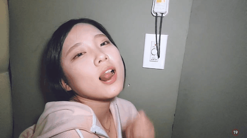 스무살 틱토커녀 2명_헌팅 [물빨] 틱톡장면 추가 미리보기 1